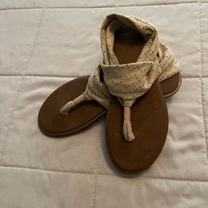 Sanuk women’s Sandals Size 8
